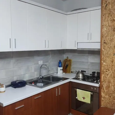 33 * Pogradaş